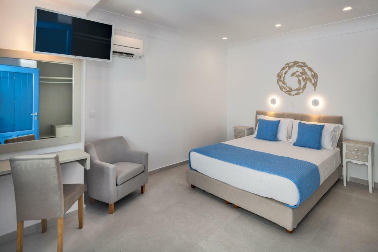 City Break Fira  Luaran gambar